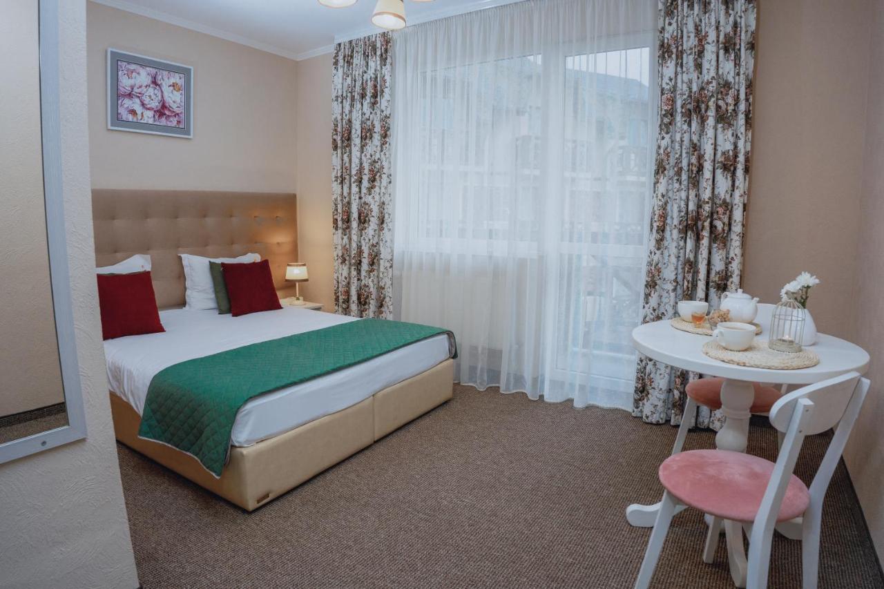 Hotel&Restaurant Premium Club 야렘체 외부 사진